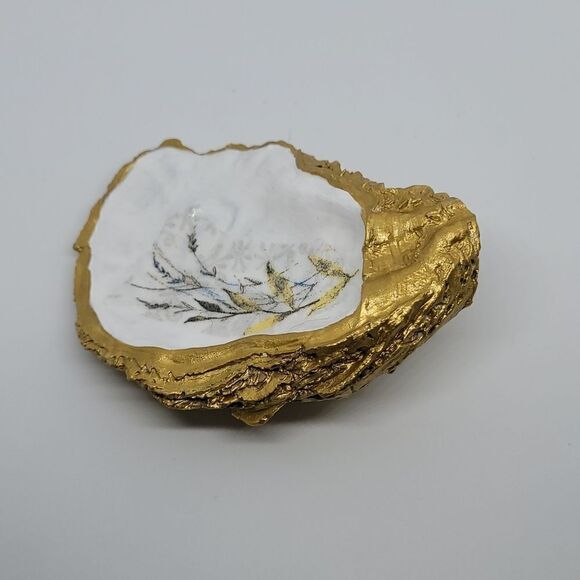 Floral oystershell ring holder/ trinket tray - Picture 3 of 6